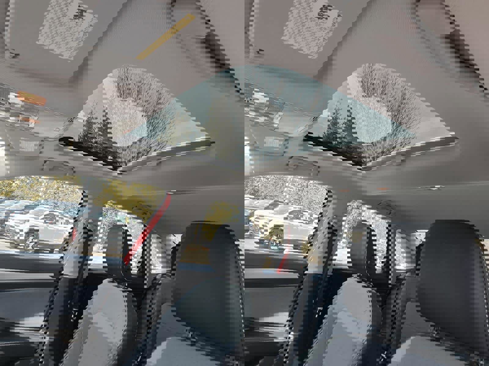 Certified 2025 Volkswagen Jetta SE w/ Sunroof Package image 21