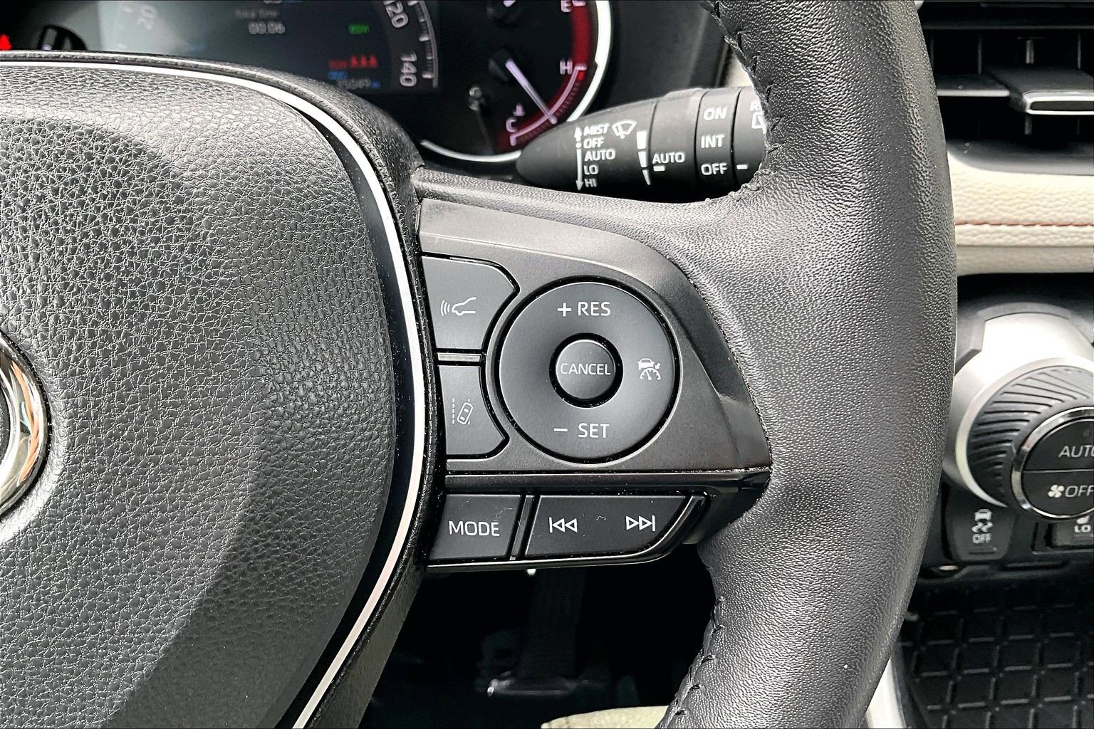 Used 2023 Toyota RAV4 XLE Premium AWD/4WD image 18