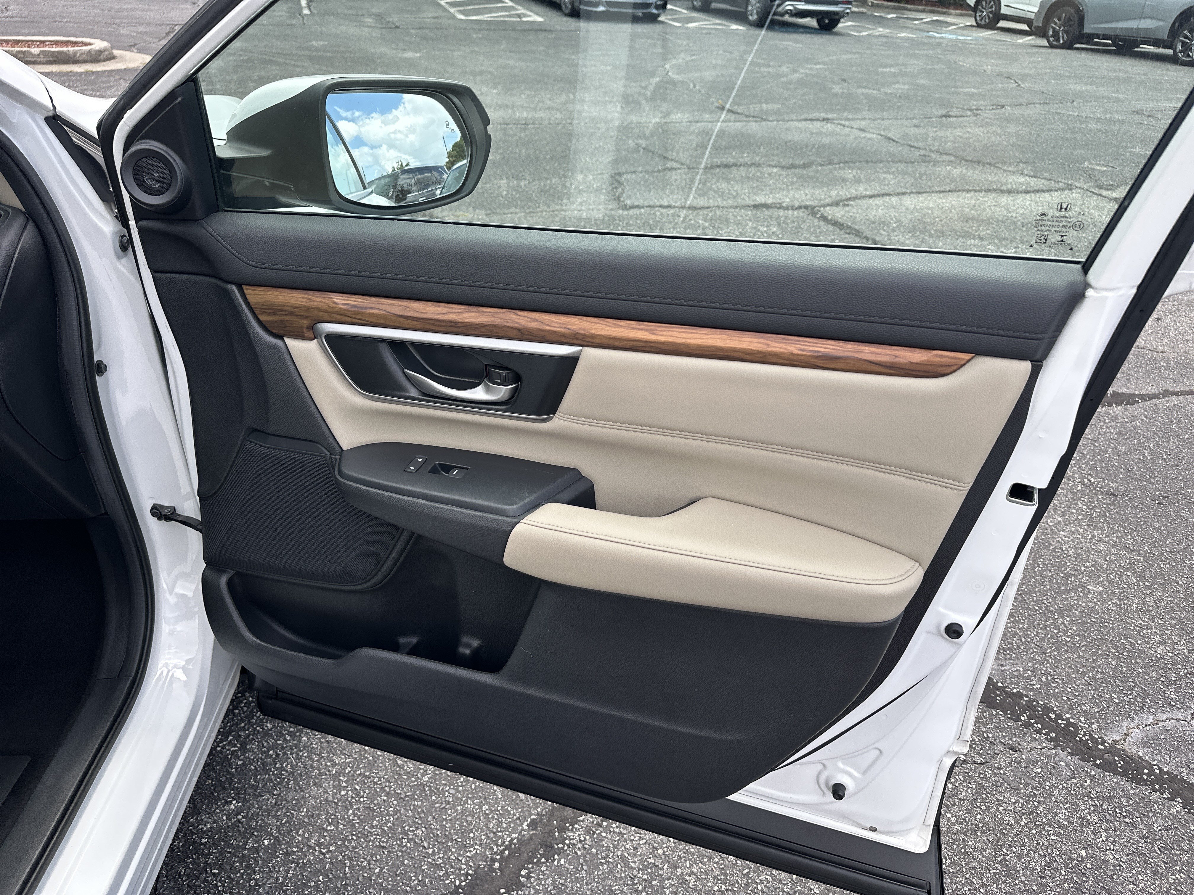 Used 2019 Honda CR-V Touring image 16