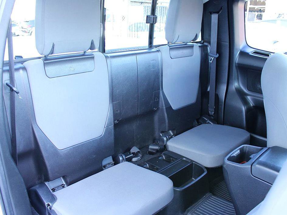 Used 2021 Toyota Tacoma SR w/ SR Convenience Package image 17