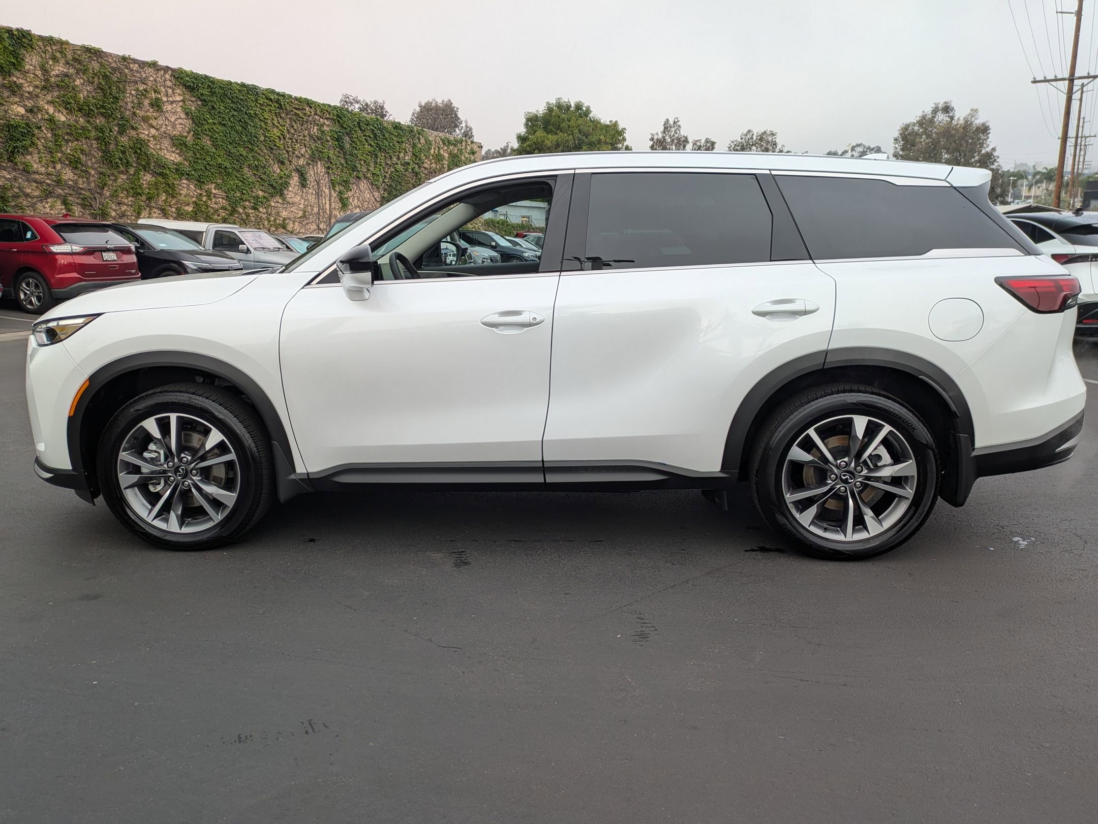 Used 2026 INFINITI QX60 Pure w/ Cargo Package image 5