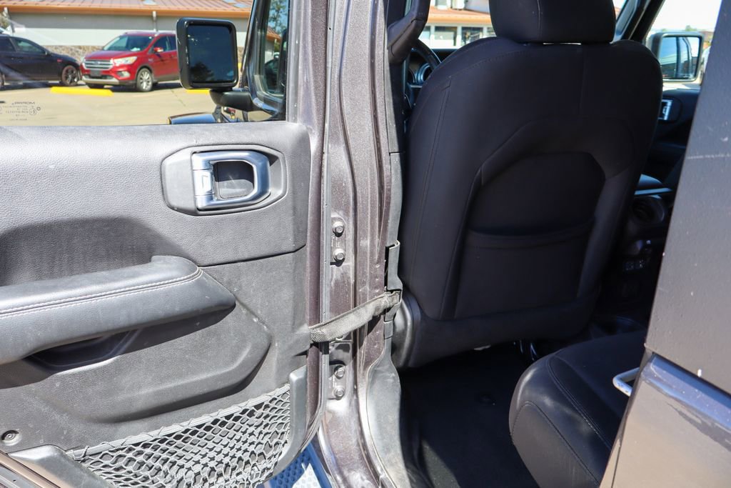 Used 2019 Jeep Wrangler Unlimited Sahara w/ Safety Group AWD/4WD image 10