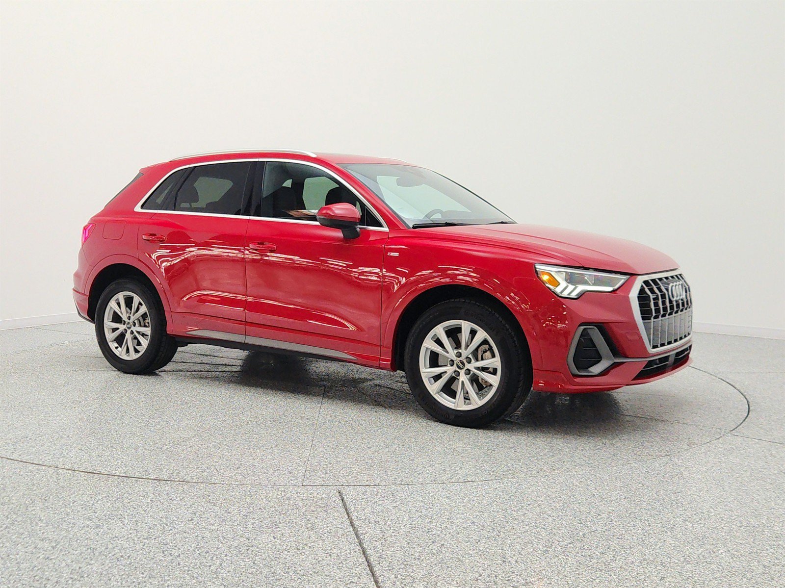 Used 2023 Audi Q3 2.0T Premium Plus w/ Premium Plus Package AWD/4WD image 3