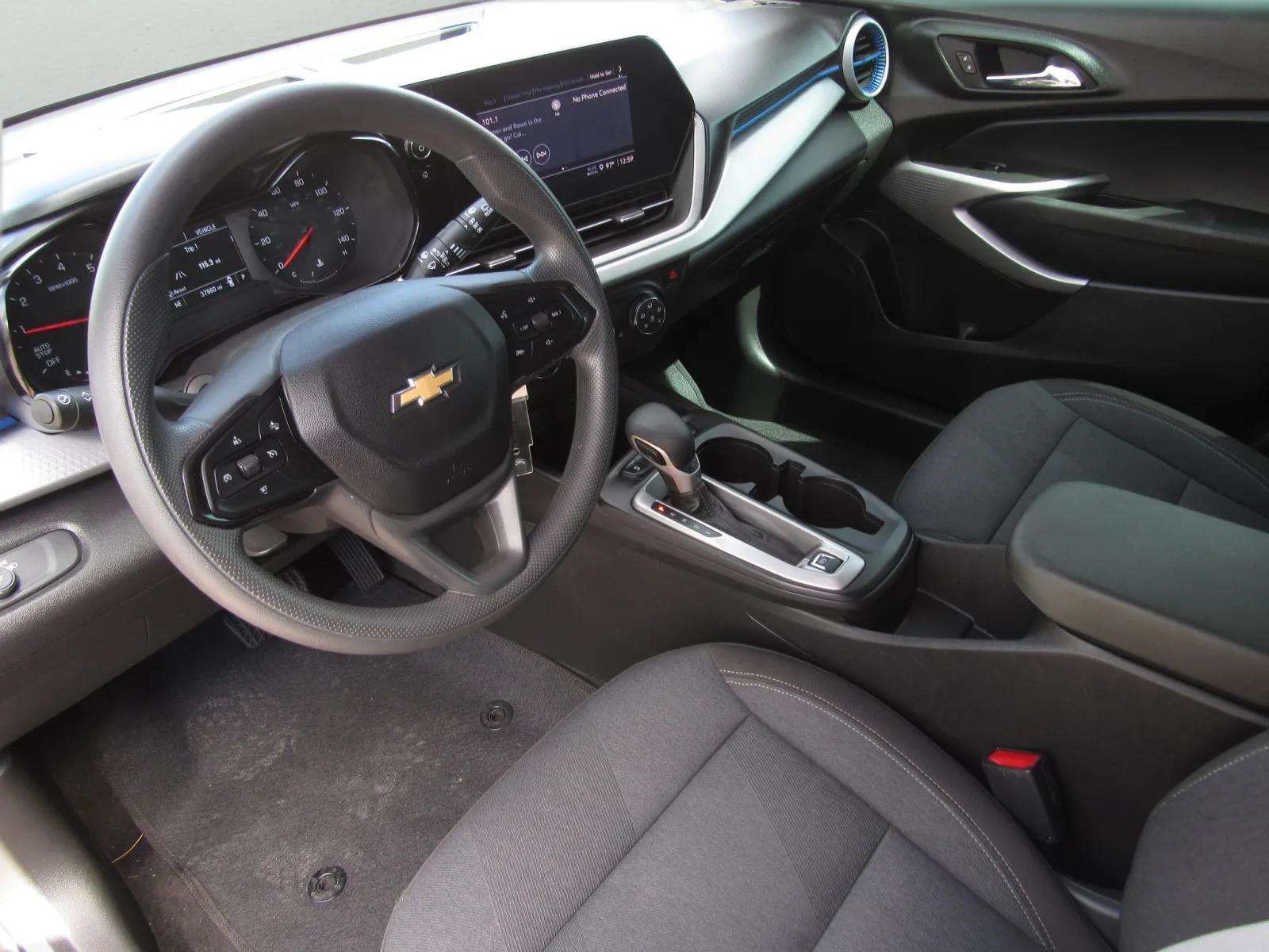 Used 2024 Chevrolet Trax LS w/ LS Convenience Package FWD image 15