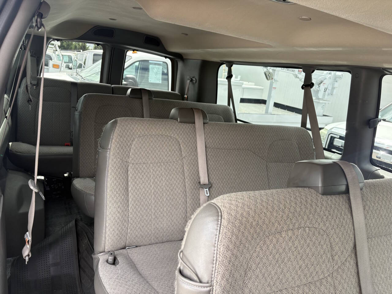 Used 2025 GMC Savana 3500 LT w/ LT Preferred Equipment Group RWD image 25