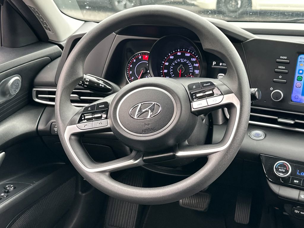 Used 2023 Hyundai Elantra SEL image 18