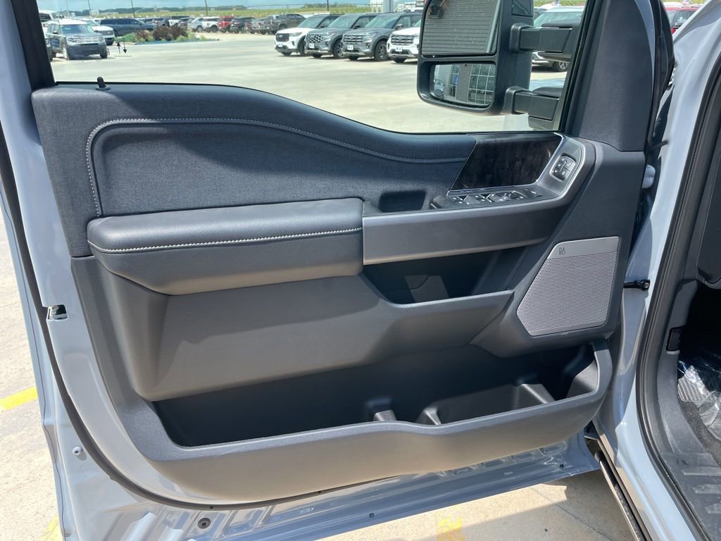 New 2025 Ford F250 Lariat w/ Lariat Ultimate Package image 12