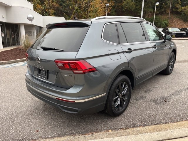 Used 2024 Volkswagen Tiguan SE image 3
