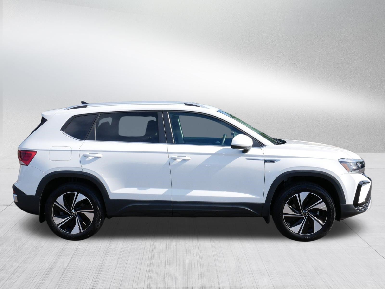 Certified 2024 Volkswagen Taos SE AWD/4WD image 8