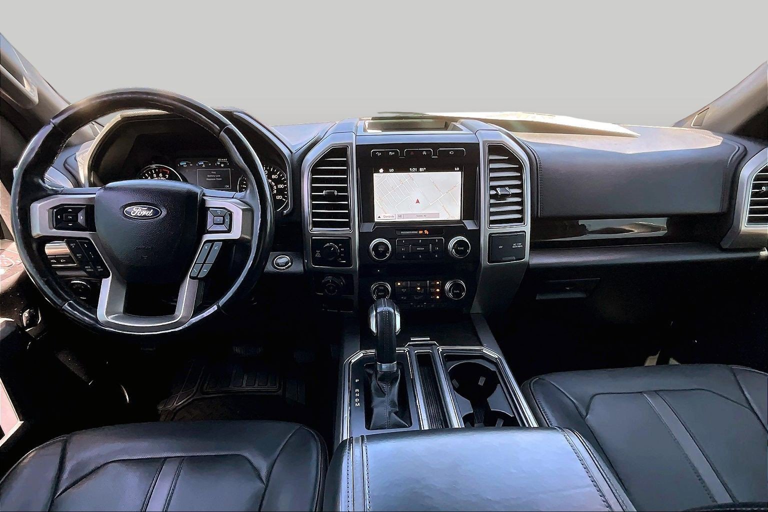 Used 2017 Ford F150 Platinum w/ Equipment Group 701A Luxury AWD/4WD image 14