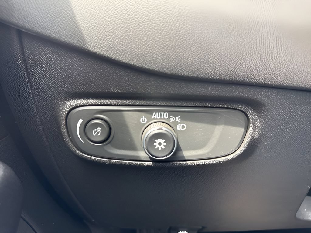 Used 2024 Chevrolet Equinox LS w/ LS Convenience Package FWD image 24