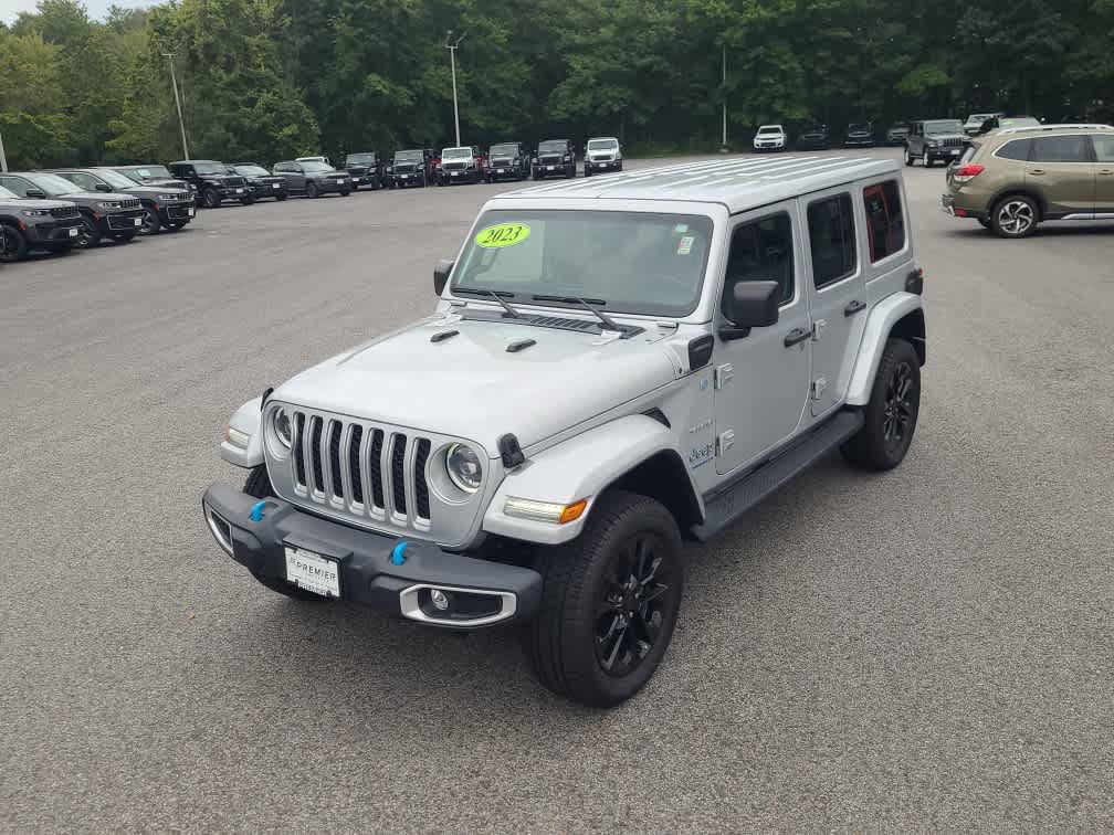 Used 2023 Jeep Wrangler Unlimited Sahara w/ Cold Weather Group AWD/4WD image 6