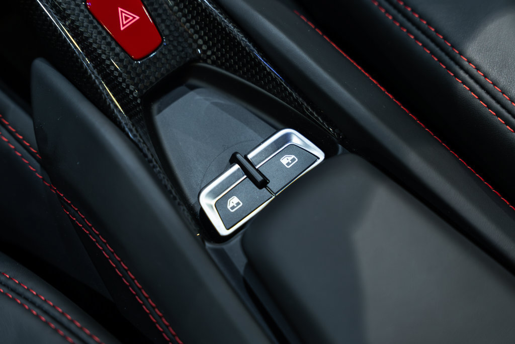 Certified 2021 Ferrari F8 Tributo RWD image 40
