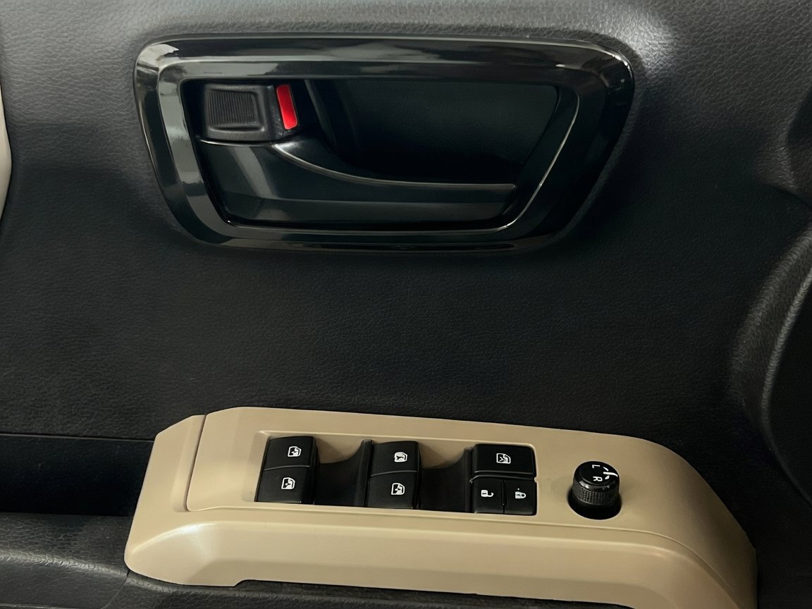 Used 2023 Toyota Tacoma SR5 RWD image 13