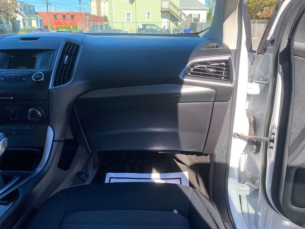 Used 2018 Ford Edge SE image 28