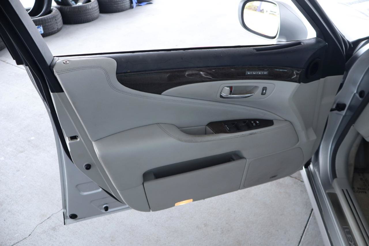 Used 2007 Lexus LS 460 L RWD image 12