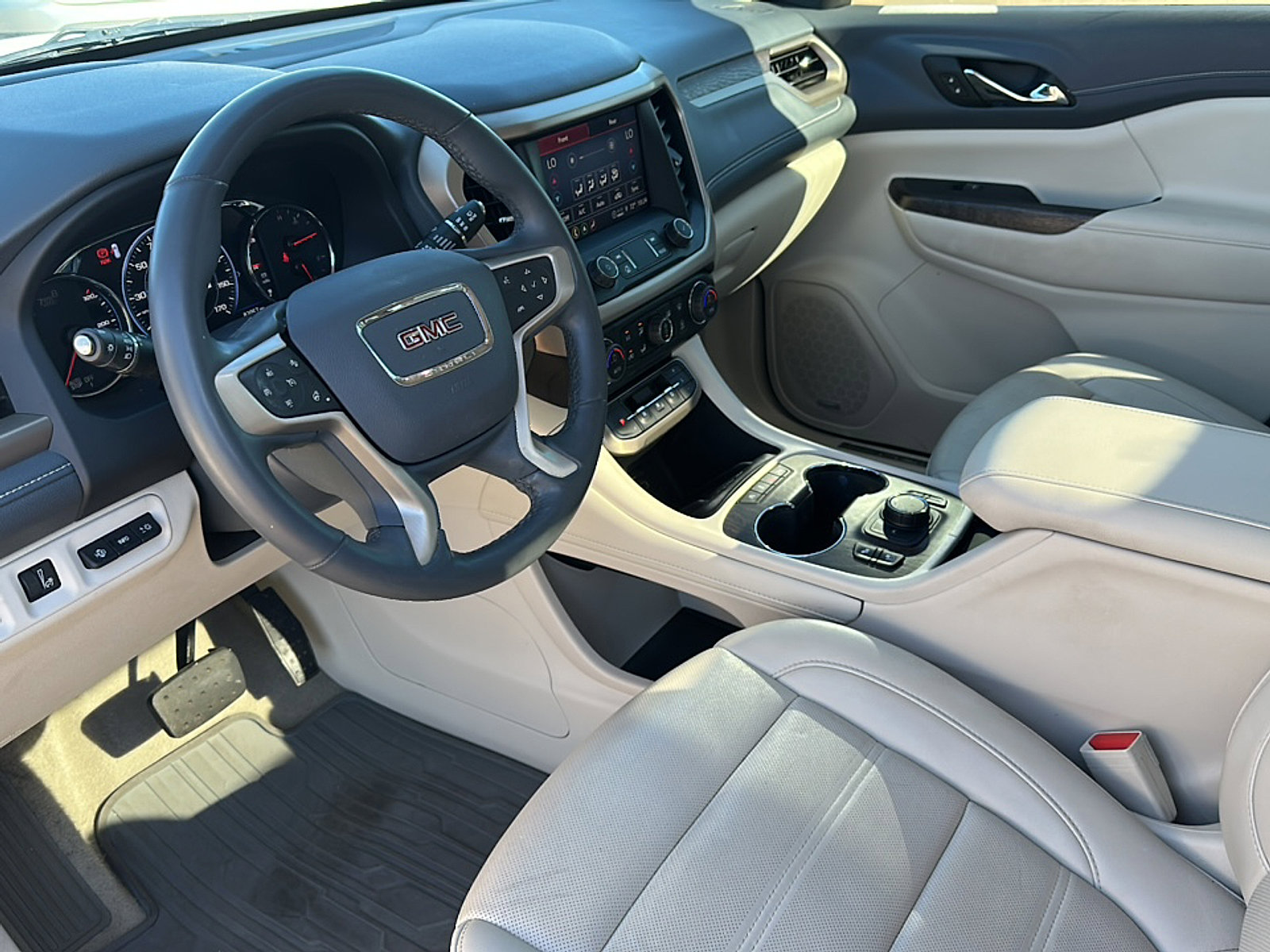 Used 2023 GMC Acadia Denali w/ Denali Ultimate Package image 12