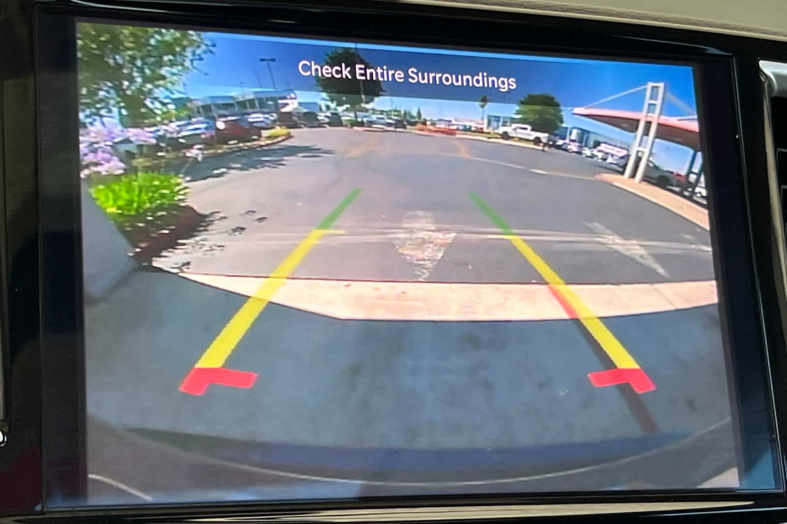 Used 2021 Chrysler Pacifica Touring w/ Uconnect Theater Family Group FWD image 23