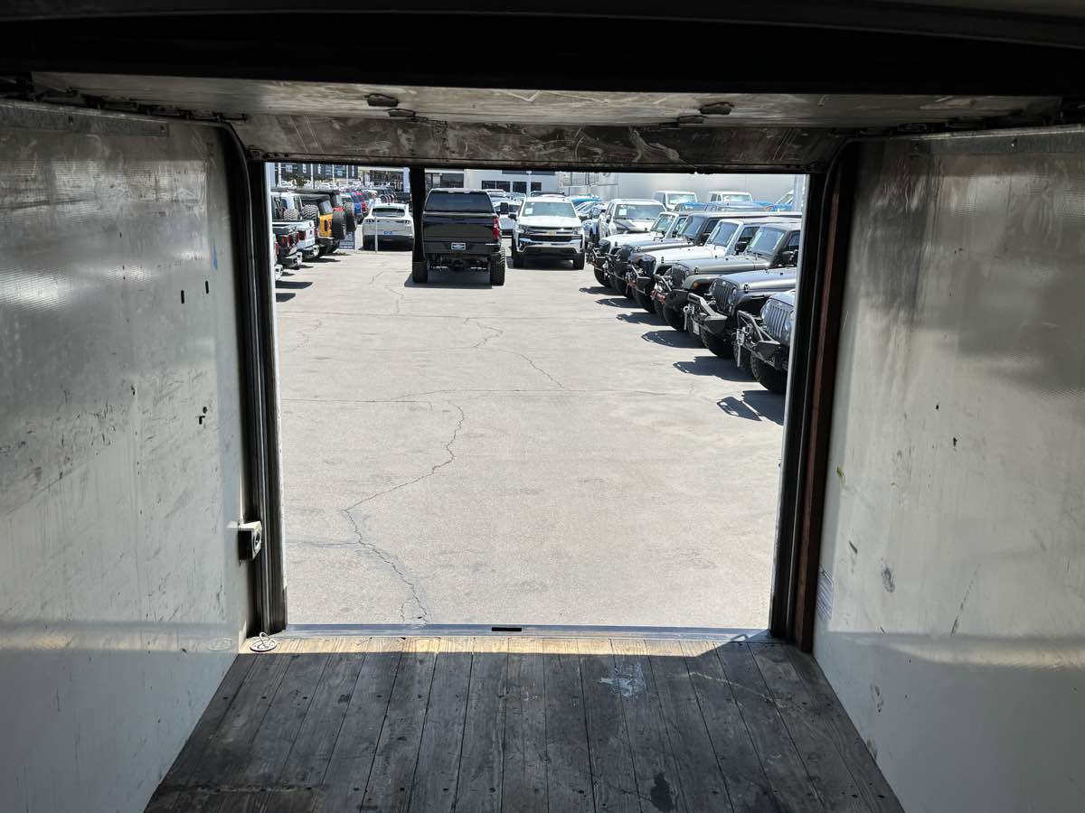 Used 2015 Chevrolet Express 3500 w/ Chrome Appearance Package image 6