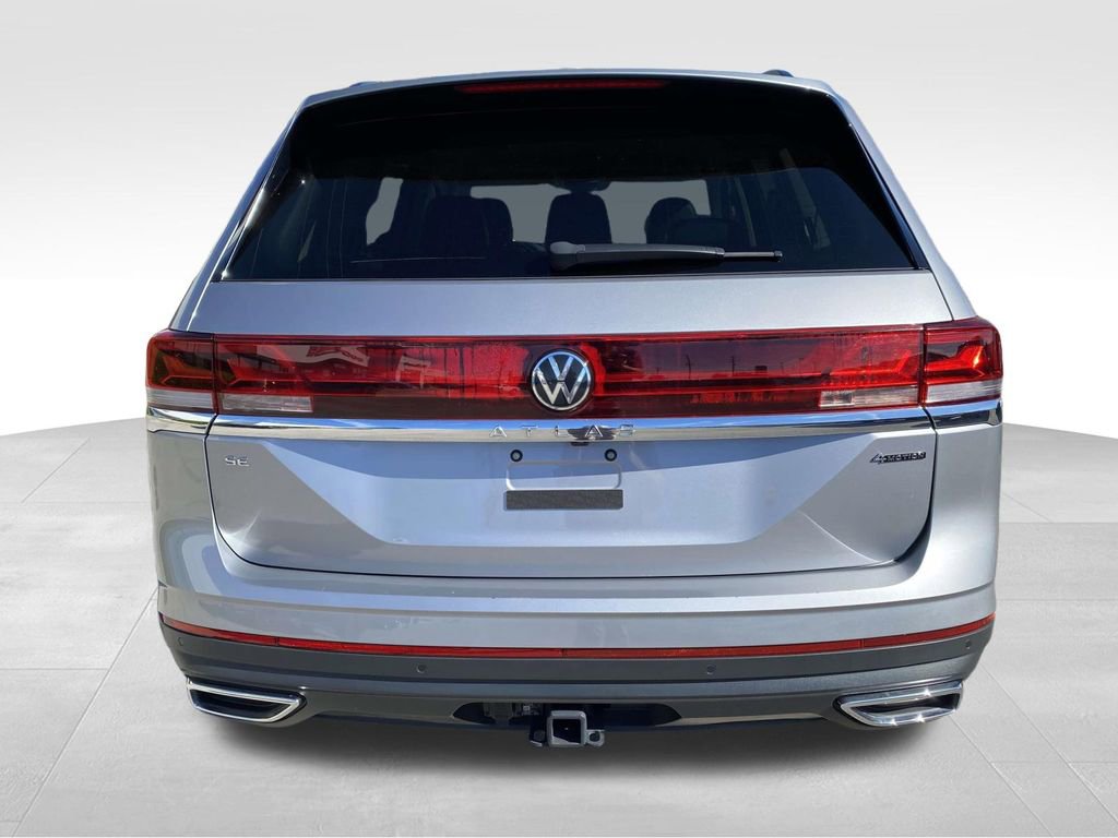 Used 2024 Volkswagen Atlas SE image 3