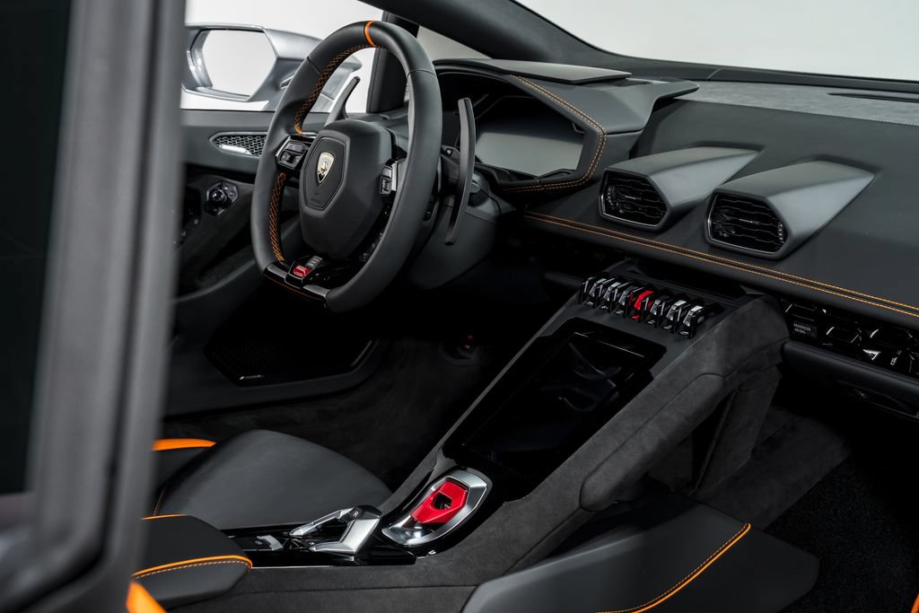 Used 2023 Lamborghini Huracan Tecnica RWD image 32