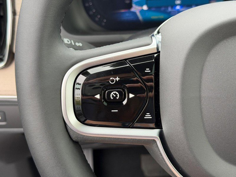 New 2026 Volvo XC90 B5 Core AWD/4WD image 13
