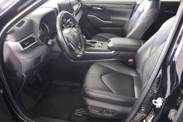 Used 2024 Toyota Highlander XLE AWD/4WD image 20