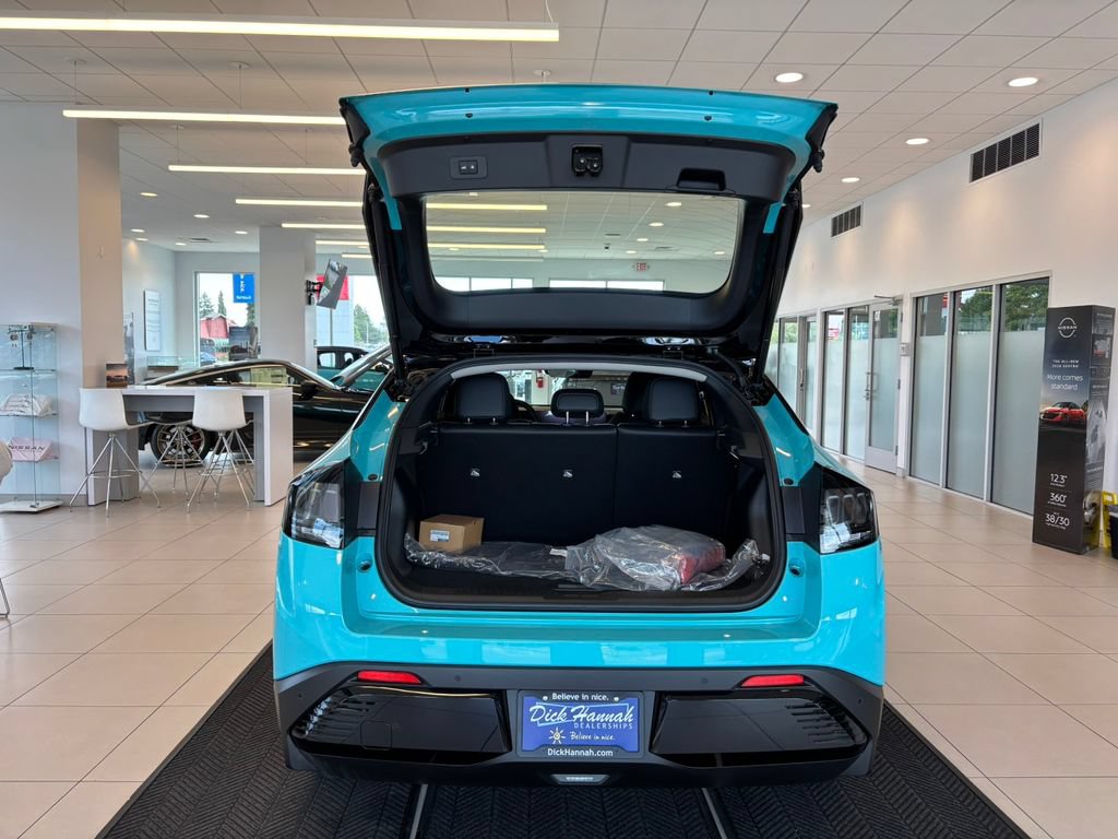 New 2026 Nissan Leaf Platinum+ w/ Cargo Package (Platinum+) FWD image 9