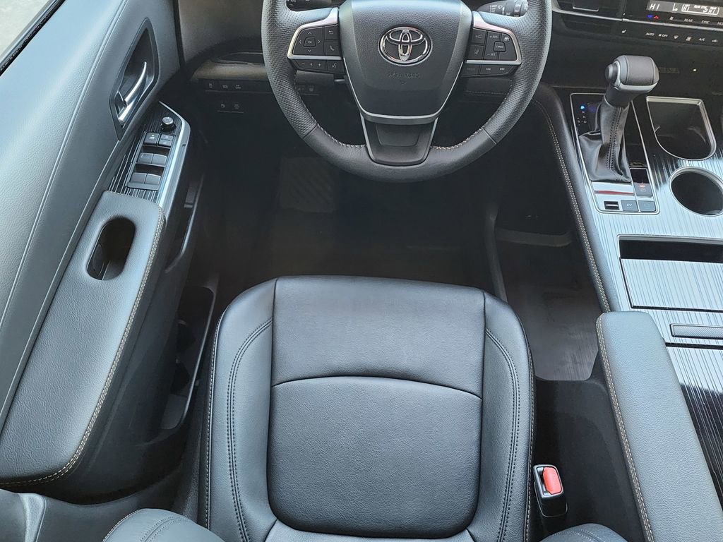 New 2025 Toyota Sienna XLE Woodland Edition image 11
