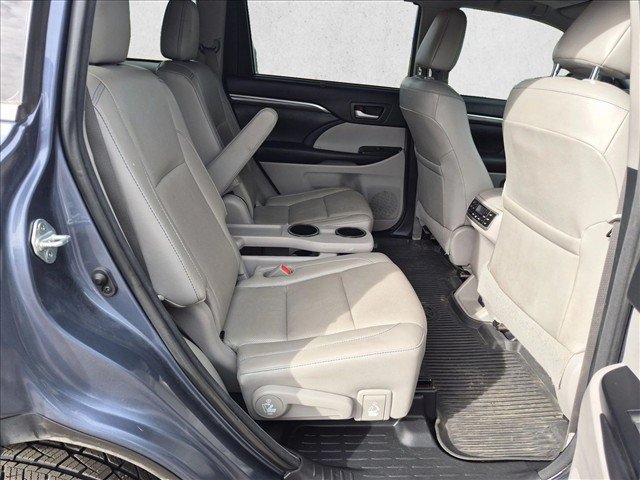 Used 2018 Toyota Highlander Limited Platinum AWD/4WD image 21