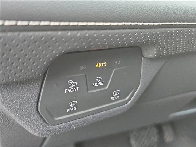 Used 2025 Volkswagen Atlas Cross Sport SE AWD/4WD image 10