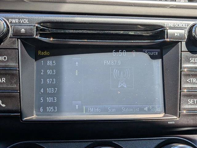 Used 2017 Toyota RAV4 LE FWD image 13