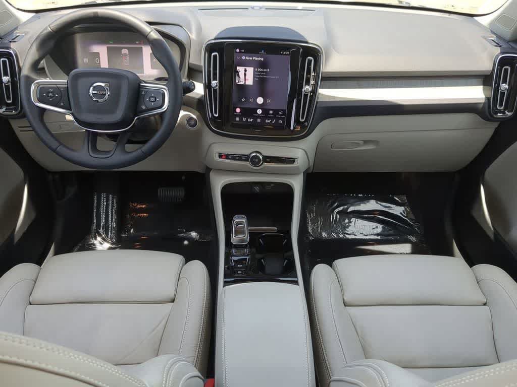 Used 2023 Volvo XC40 B5 Plus w/ Protection Package Premier AWD/4WD image 14