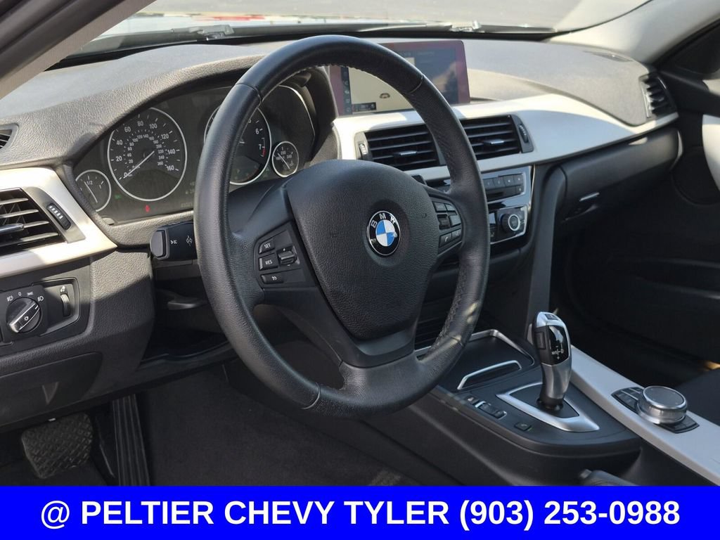 Used 2018 BMW 320i xDrive Sedan AWD/4WD image 30