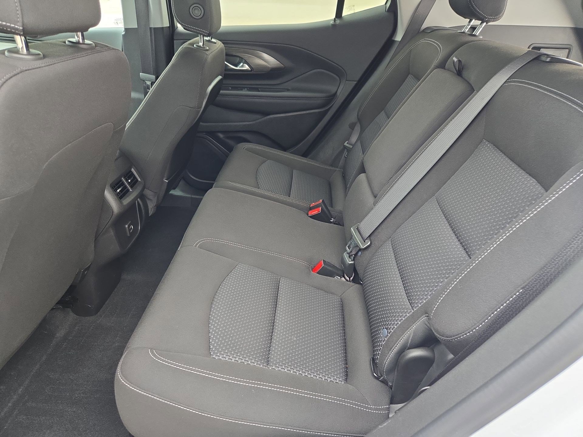Used 2024 GMC Terrain SLE w/ Driver Convenience Package FWD image 27