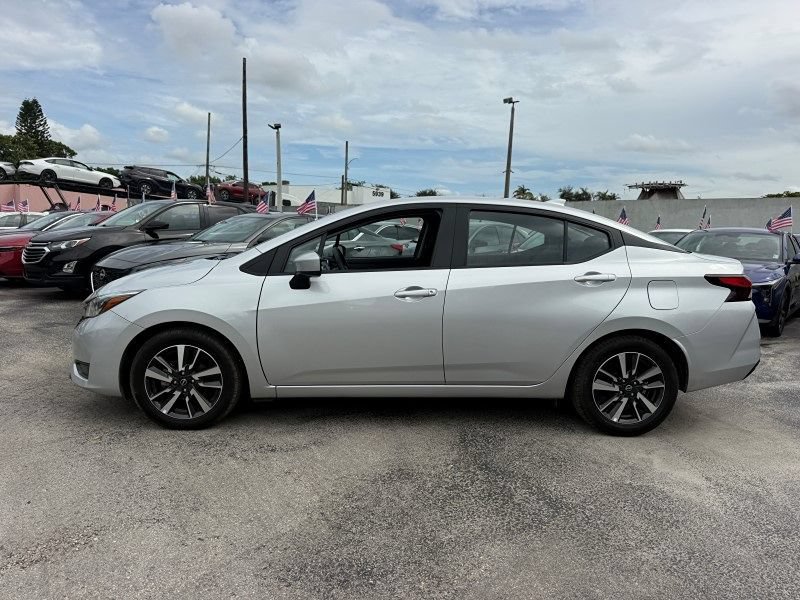 Used 2025 Nissan Versa SV FWD image 8
