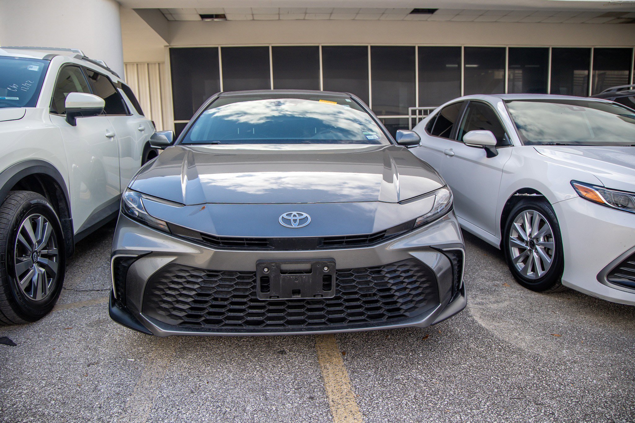 Used 2025 Toyota Camry XSE image 4