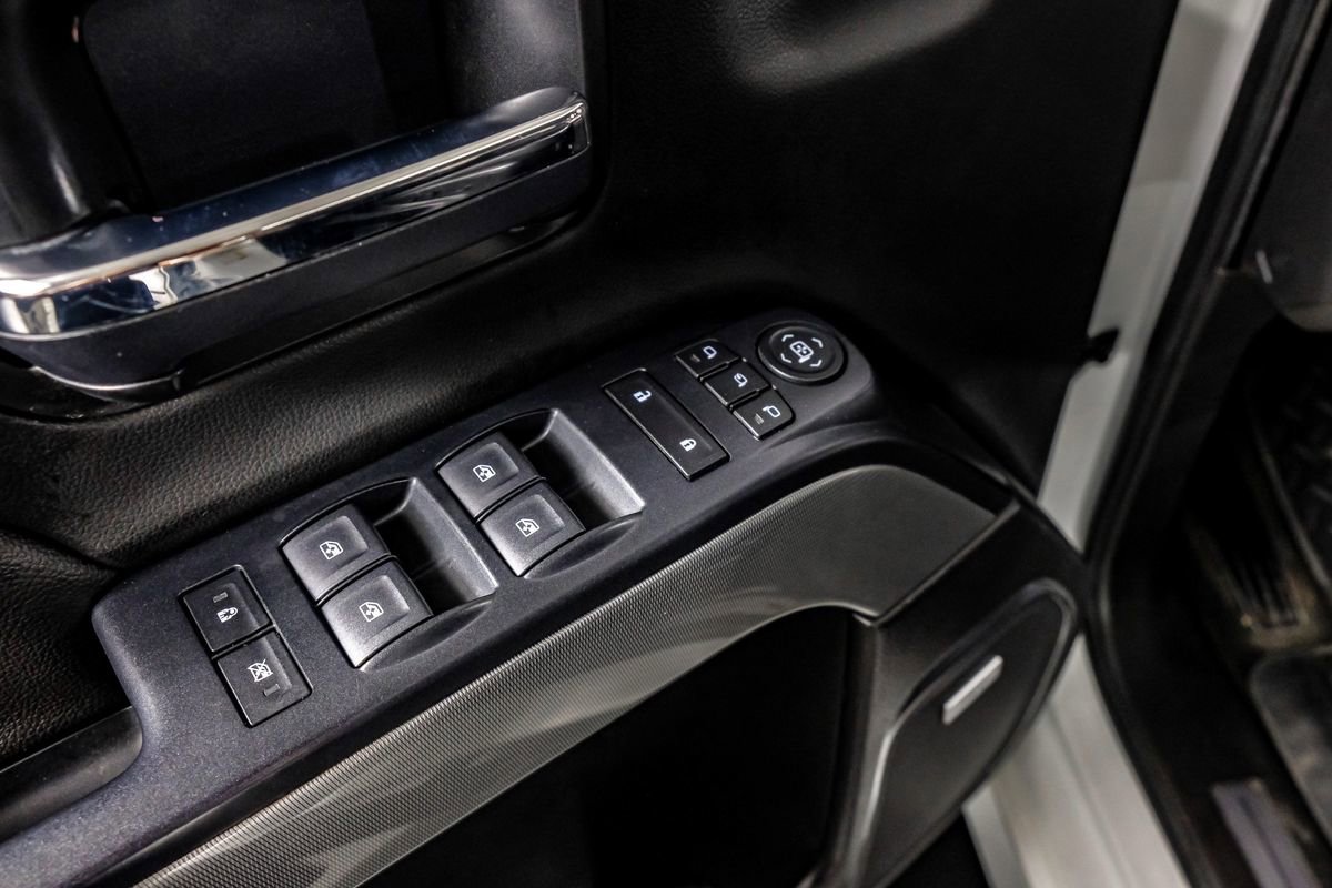 Used 2018 Chevrolet Silverado 1500 LTZ Z71 w/ LTZ Plus Package AWD/4WD image 34