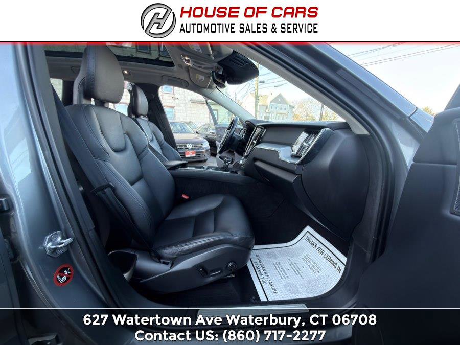 Used 2018 Volvo XC60 T5 Momentum w/ Vision Package image 32