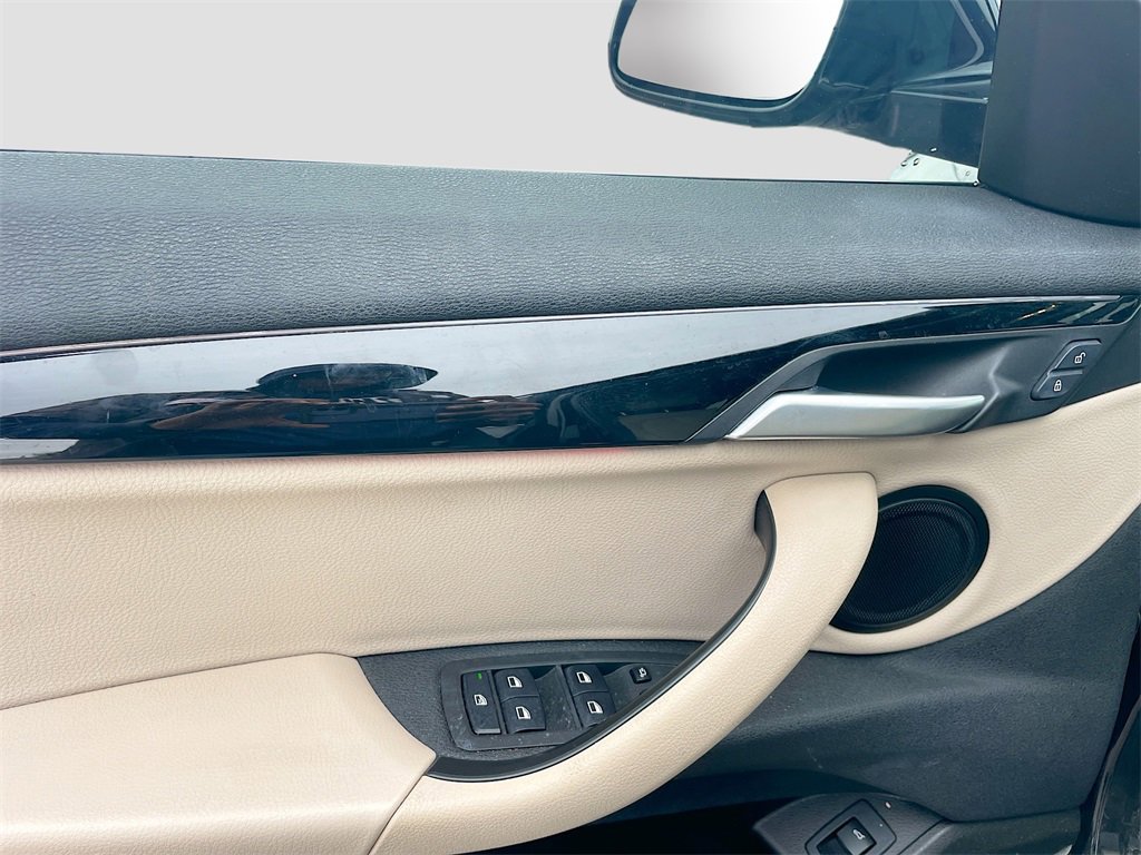 Used 2022 BMW X2 sDrive28i w/ Convenience Package image 9