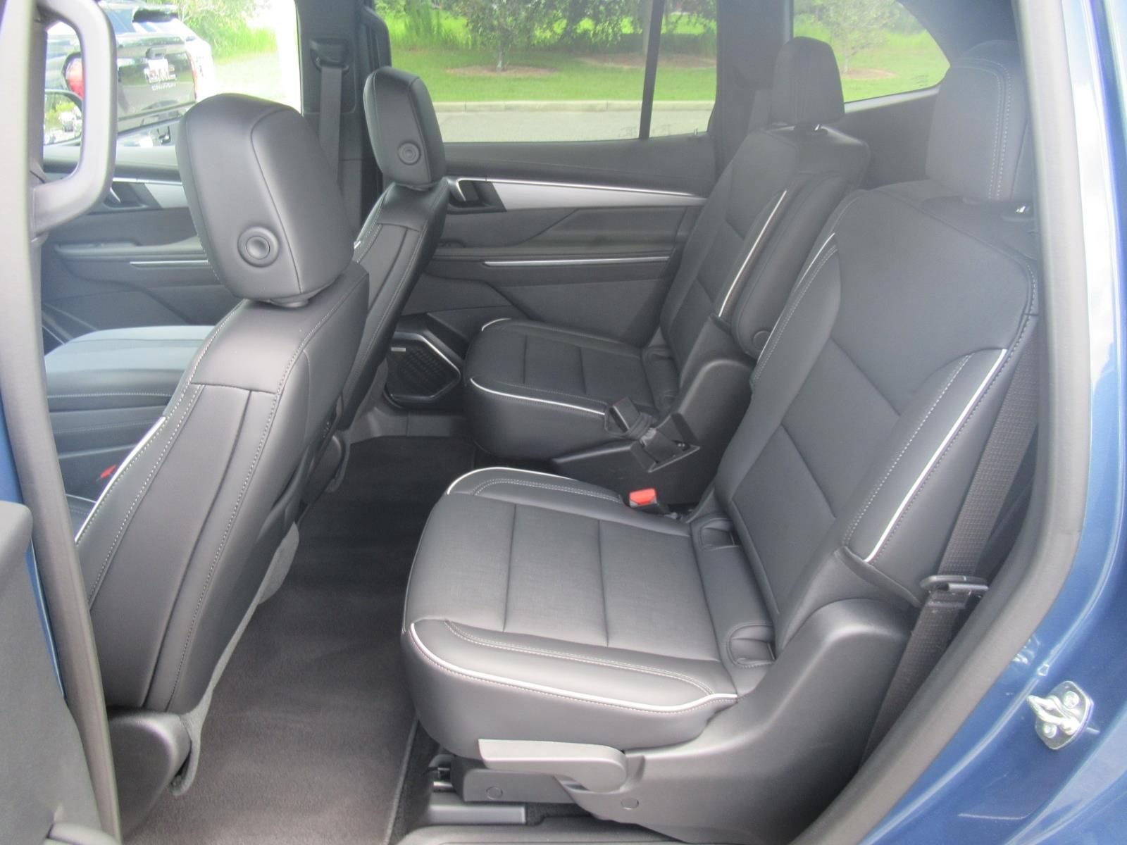Used 2025 Buick Enclave Preferred AWD/4WD image 33