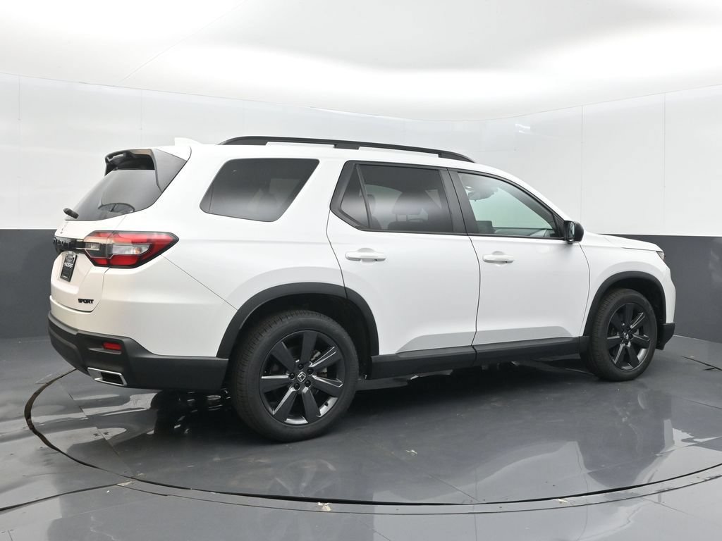 Certified 2023 Honda Pilot Sport image 8