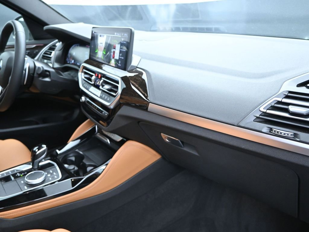 Certified 2025 BMW X4 xDrive30i image 23