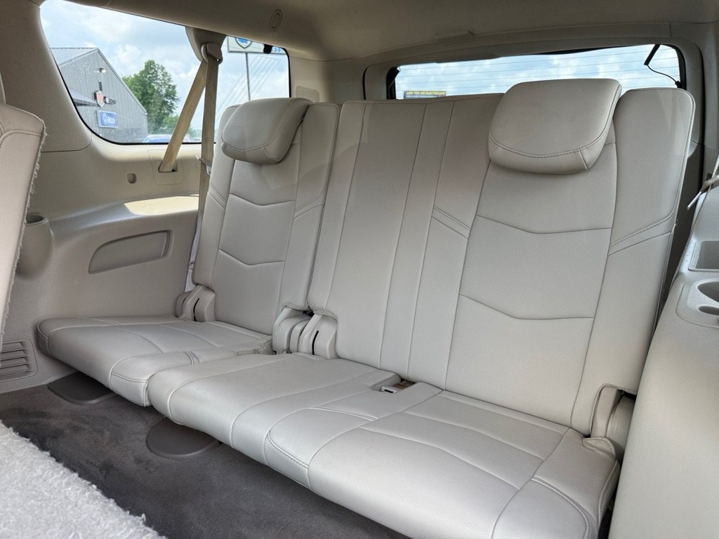 Used 2019 Cadillac Escalade ESV Luxury AWD/4WD image 15