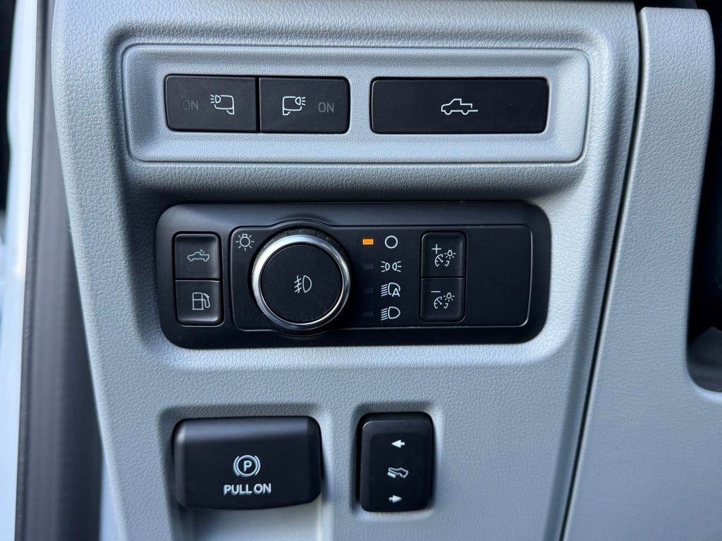 Used 2023 Ford F150 Limited image 16