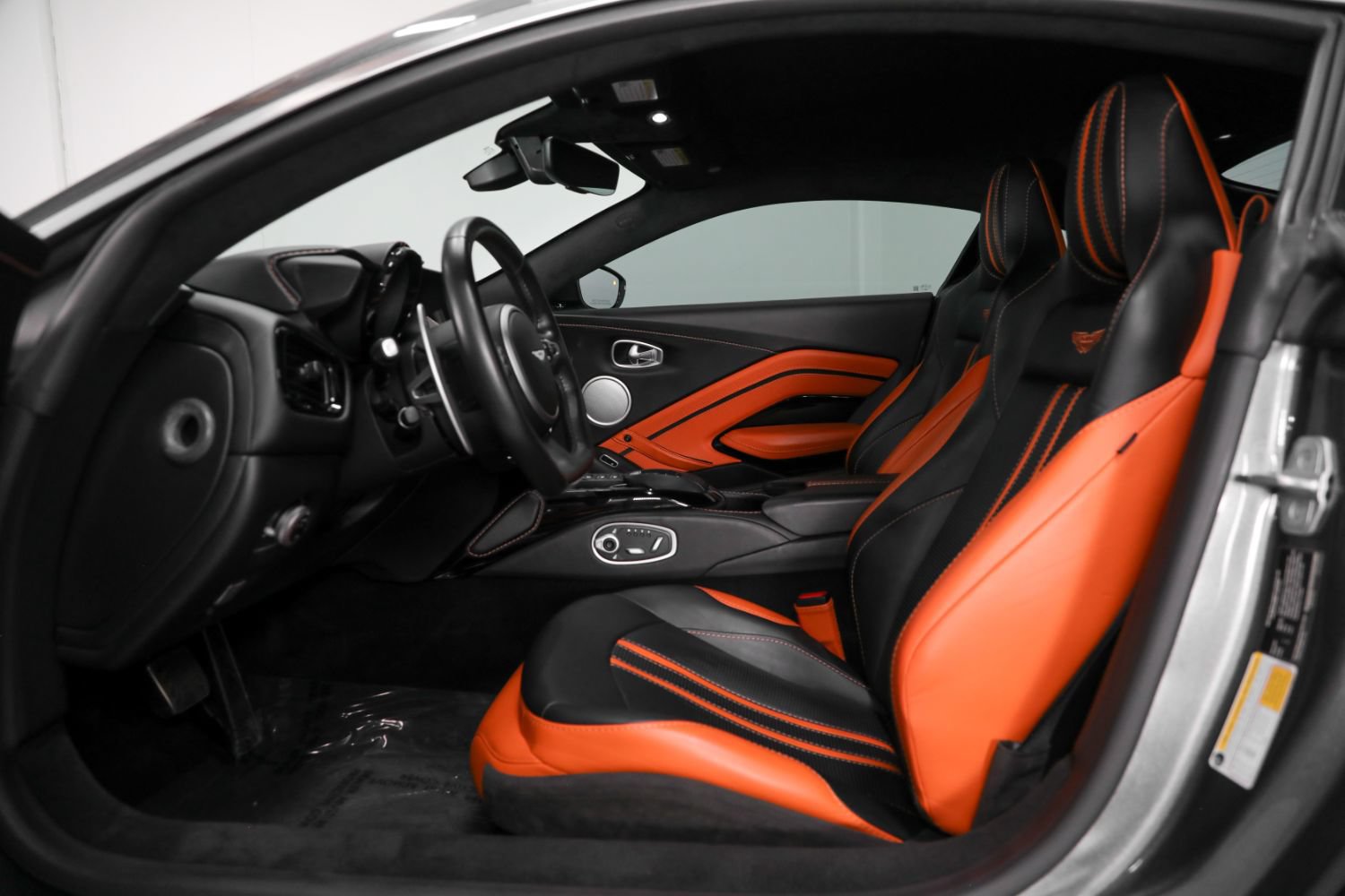 Used 2019 Aston Martin V8 Vantage Coupe RWD image 35
