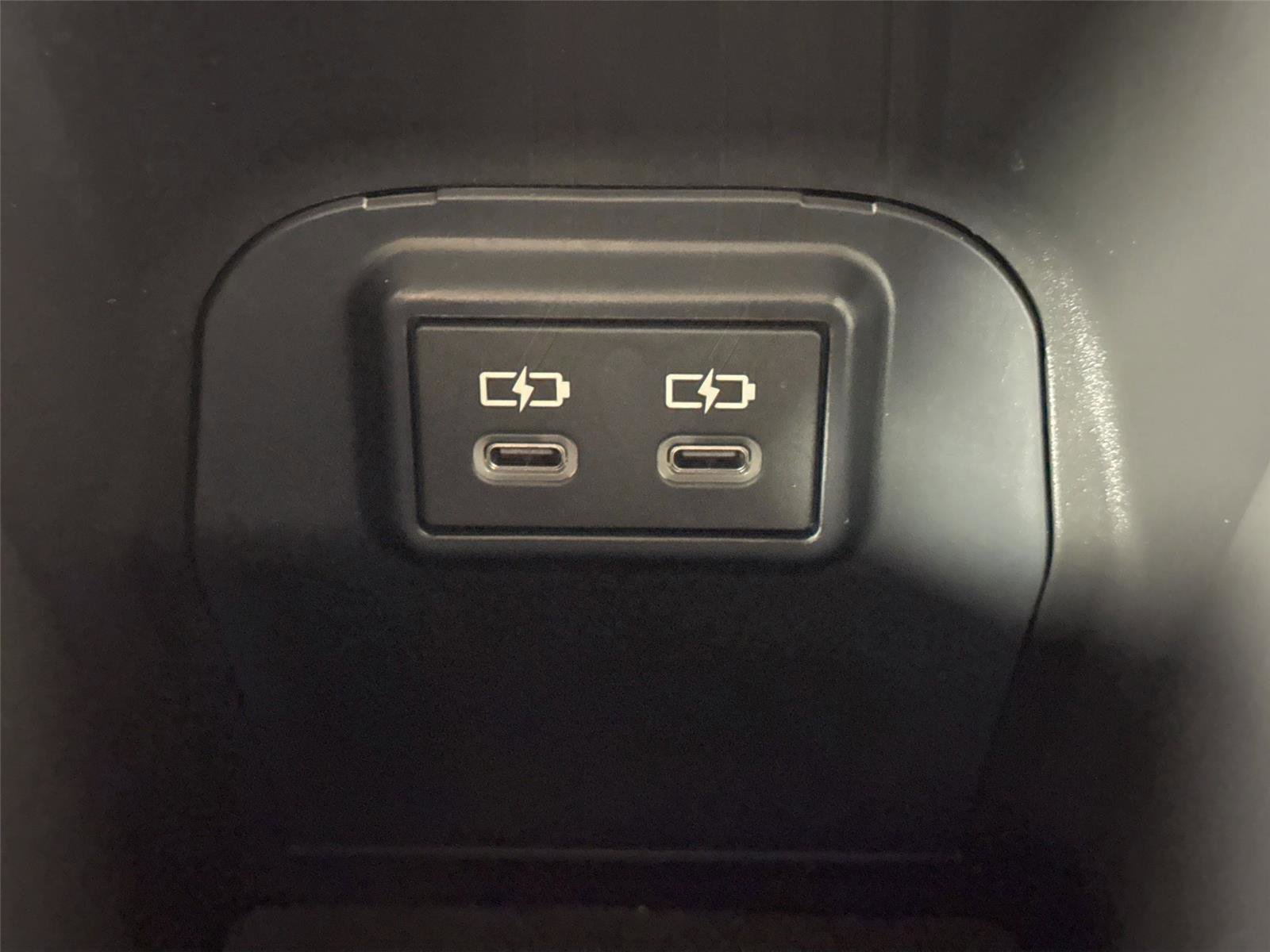 Certified 2025 Toyota RAV4 LE FWD image 31