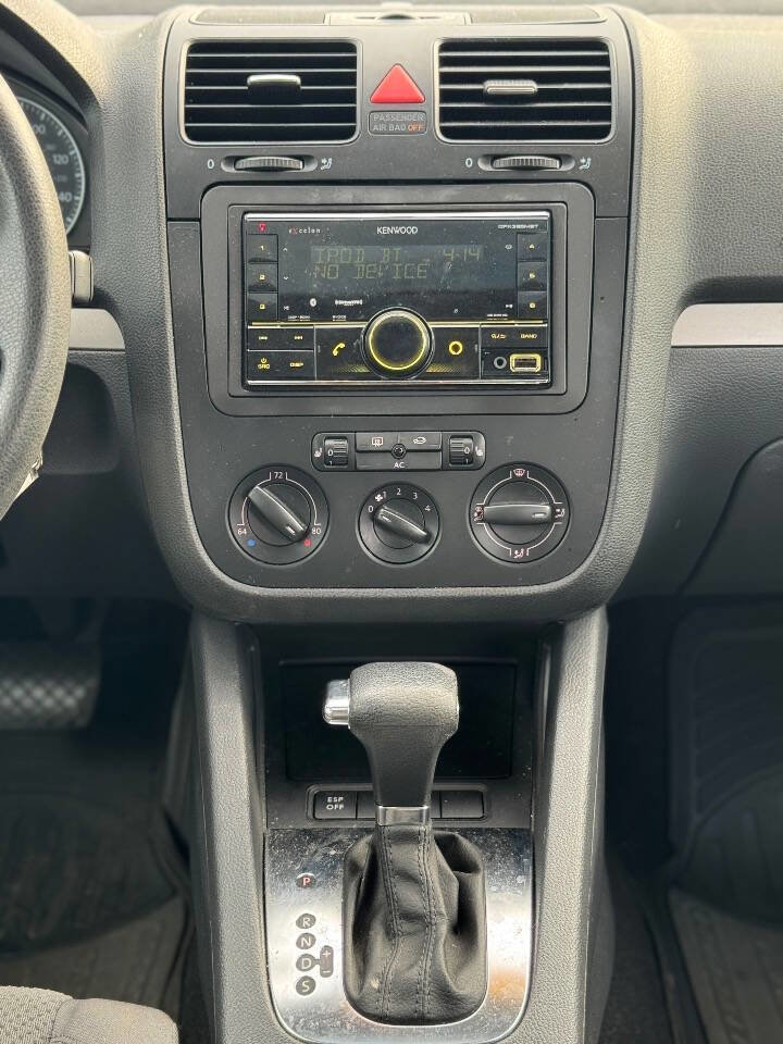 Used 2009 Volkswagen Rabbit S image 10