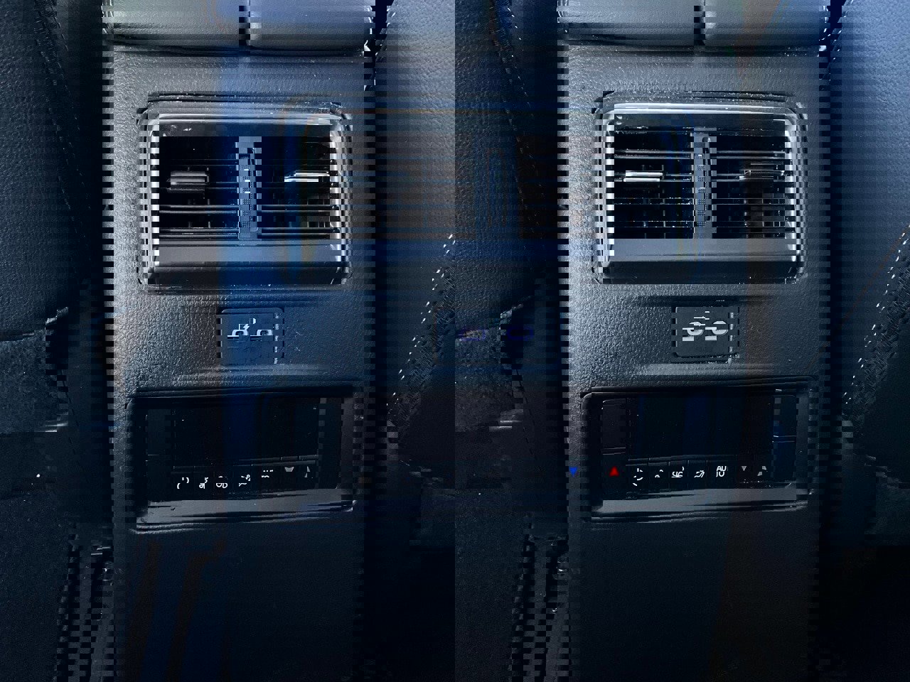 Used 2025 MAZDA CX-70 3.3 Turbo w/ Preferred Package image 12