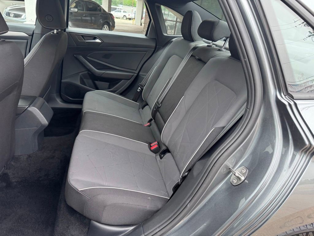 Used 2025 Volkswagen Jetta Sport FWD image 18